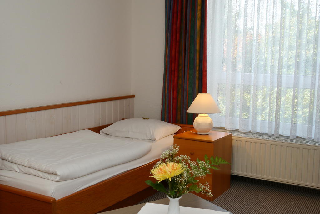 Erbenholz Hotel Hanovre Chambre photo